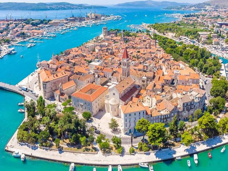 PRAZNIK OLJKE NA BRAČU IN MANDARINE