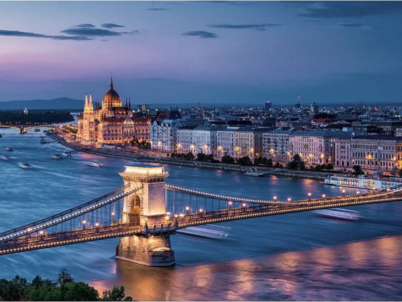 ADVENTNA BRATISLAVA IN BUDIMPEŠTA