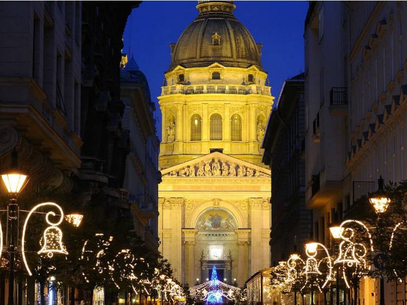 ADVENTNA BRATISLAVA IN BUDIMPEŠTA