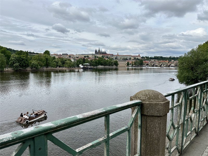 Z vlakom ali avtobusom po Evropi
