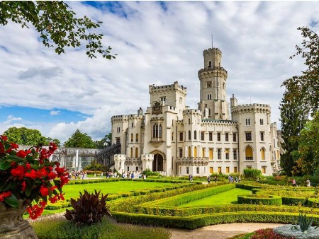 MOGOČNI GRADOVI ČEŠKE IN PRAGA