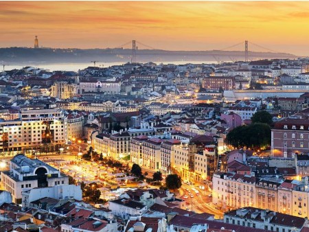 LIZBONA V PRAZNIČNEM UTRIPU