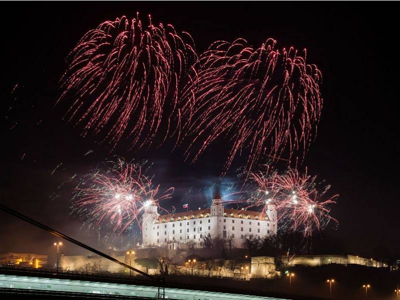 ADVENTNA BRATISLAVA IN BUDIMPEŠTA