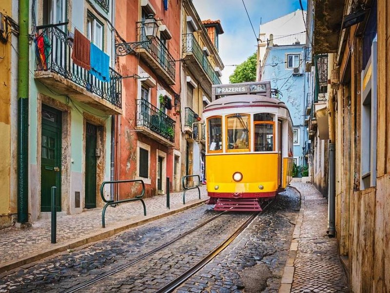 LIZBONA V PRAZNIČNEM UTRIPU