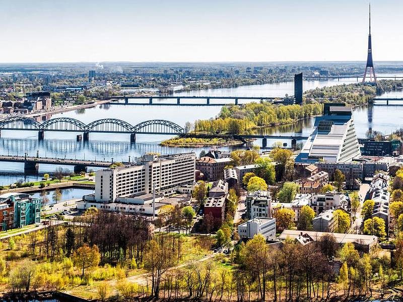 HELSINKI IN BALTSKI DVOJČEK