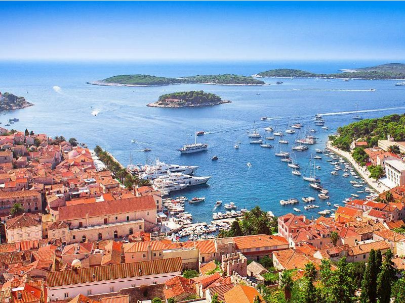 PRAZNIK OLJKE NA HVARU IN MANDARINE