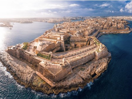 PUSTNO RAZIGRANA MALTA