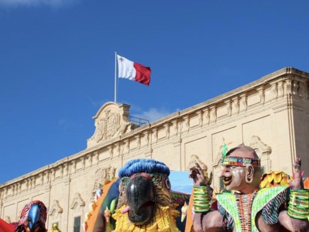PUSTNO RAZIGRANA MALTA