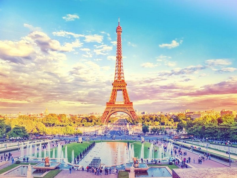 PARIZ IN GRADOVI OB LOARI