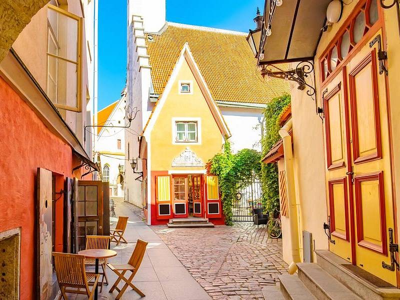 HELSINKI IN BALTSKI DVOJČEK